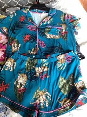 Joyspun Teal Tropical Leopard Pajama Set with Pink Piping size large